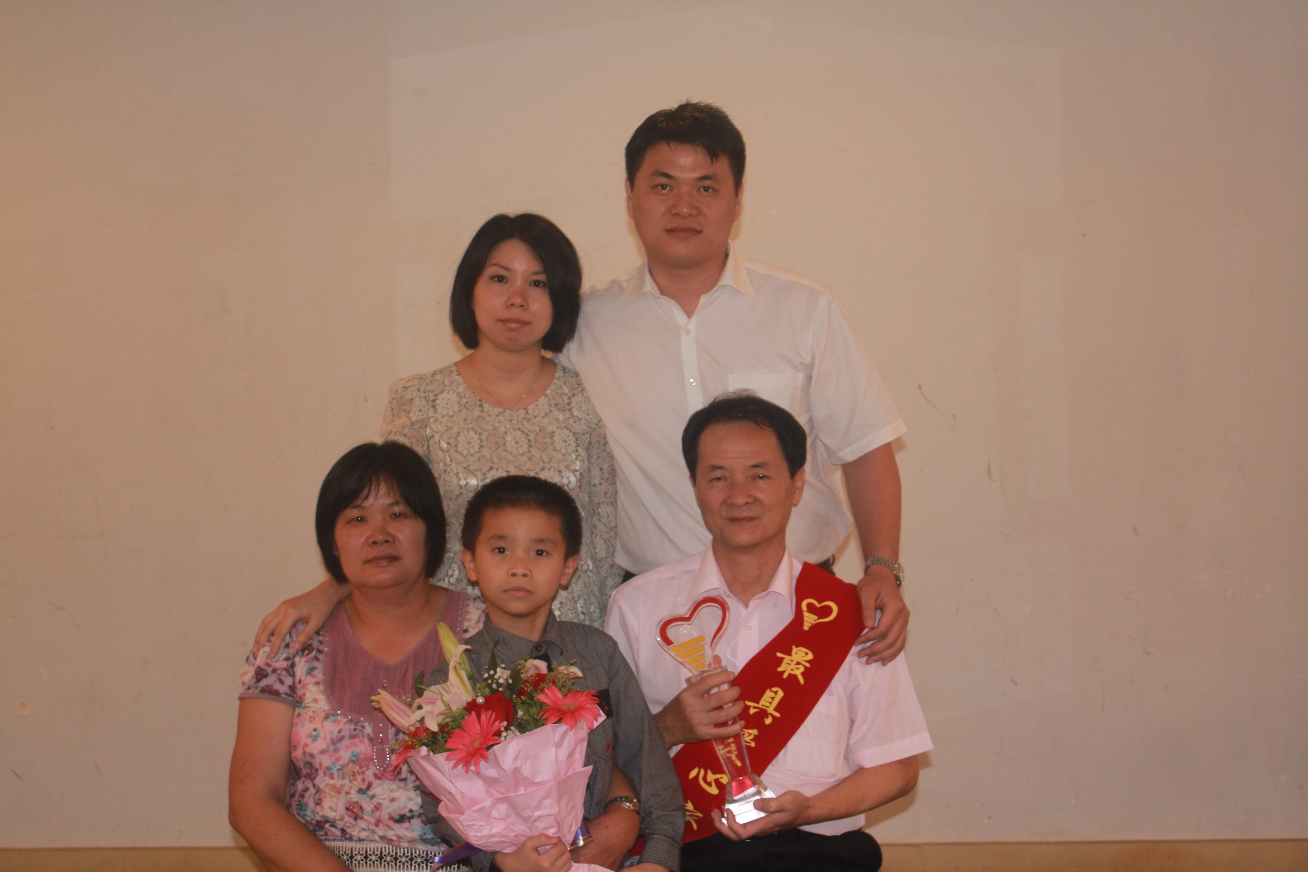 趙偉明家庭.jpg 趙偉明家庭.jpg