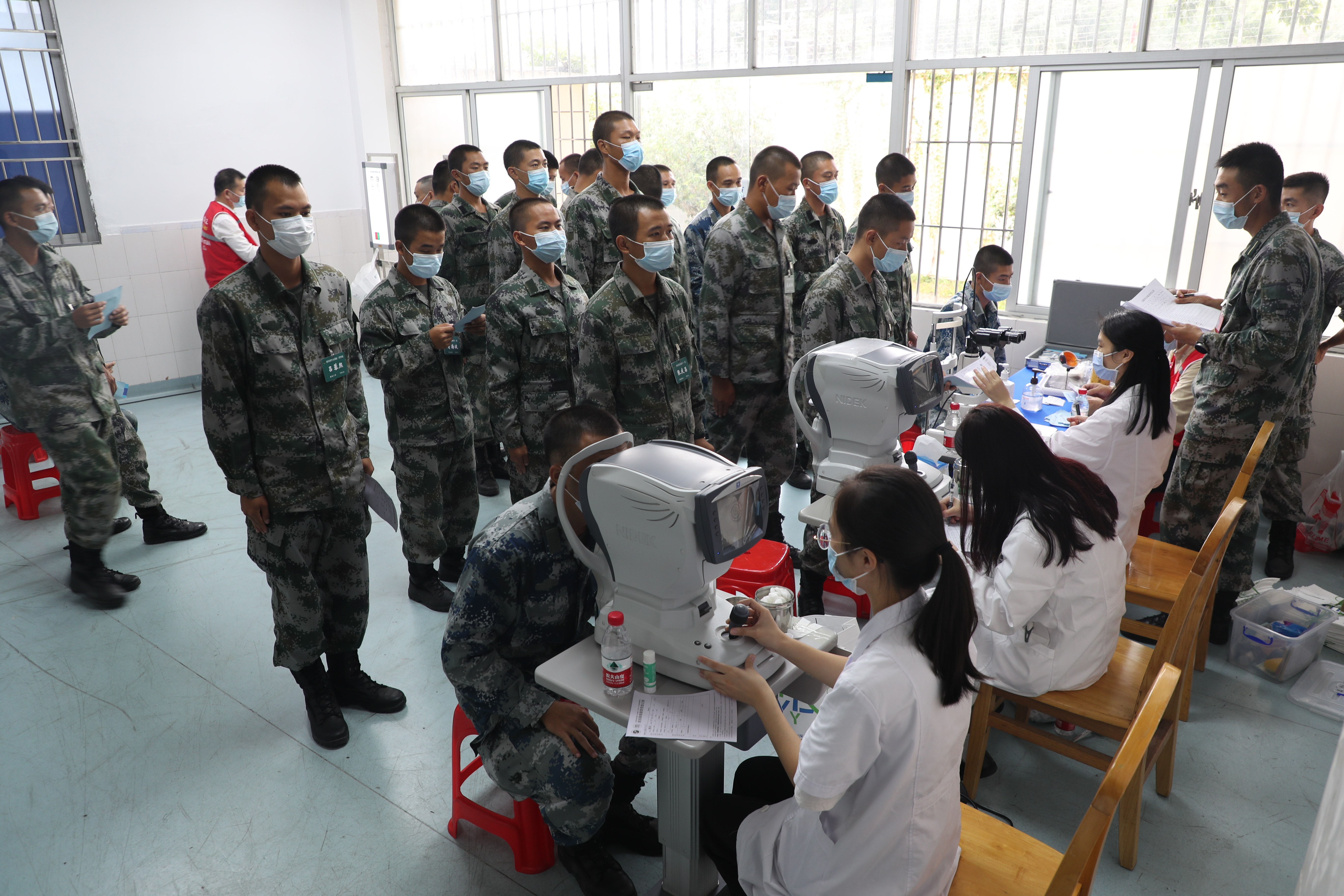 20211027駐深部隊營區新兵眼健康篩查.jpg